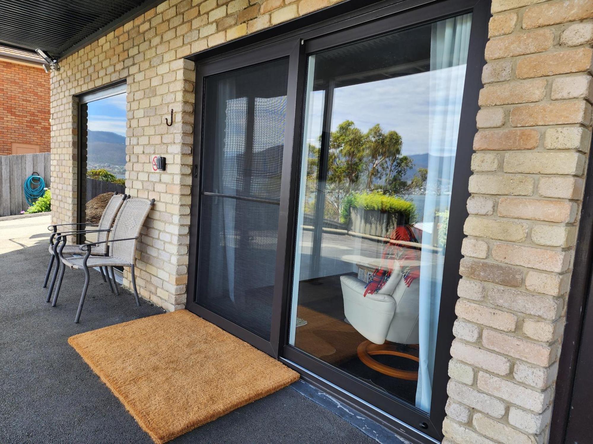 Waterfront Abode - 2 Bedrooms Hobart Eksteriør billede